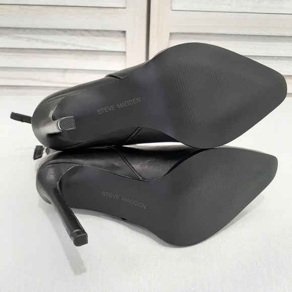 NWOT BOX Kimi Black Studded Leather Booties by Steve Madden 5M - Picture 5 of 8